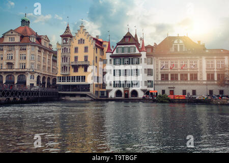 Bild von Luzern, Schweiz während der Dämmerung Stunde. Stockfoto