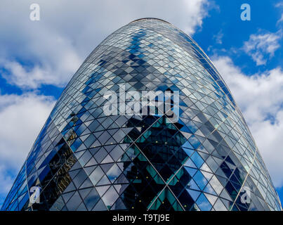 London, England, August 2018, in der Nähe von The Gherkin Gebäude in Londons Finanzviertel, der City von London Stockfoto