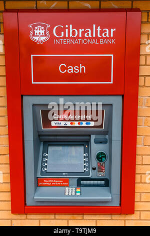 Gibraltar, Vereinigtes Königreich, 7. April 2018: Gibraltar International Bank ATM auf der Main Street. Gibraltar ist ein Britisches Überseegebiet Stockfoto