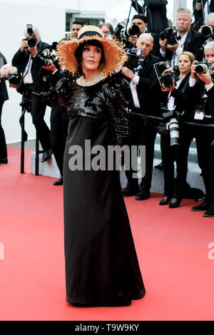 Cannes, Frankreich. 20 Mai, 2019. Isabelle Adjani Posen auf dem roten Teppich für La Belle Epoque (die guten Zeiten) am Montag, 20. Mai 2019 auf dem 72. Festival de Cannes, Palais des Festivals, Cannes. Im Bild: Isabelle Adjani. Bild von Julie Edwards. Credit: Julie Edwards/Alamy leben Nachrichten Stockfoto