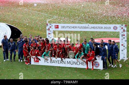 München, Deutschland. 18 Mai, 2019. firo: 18.05.2019, Fußball, 1.Bundesliga, Saison 2018/2019, FC Bayern München - Eintracht Frankfurt 5:1, Bayern München, München, München, FCB, Einleger, Funktion, Allgemein | Verwendung der weltweiten Kredit: dpa/Alamy leben Nachrichten Stockfoto