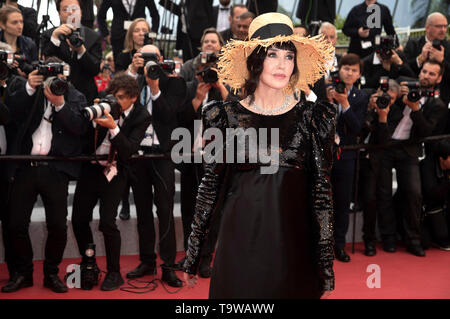 Cannes, Frankreich. 20 Mai, 2019. Isabelle Adjani an der "La Belle Epoque" Premiere während der 72Nd Cannes Film Festival im Palais des Festivals am 20. Mai 2019 in Cannes, Frankreich Quelle: Geisler-Fotopress GmbH/Alamy leben Nachrichten Stockfoto