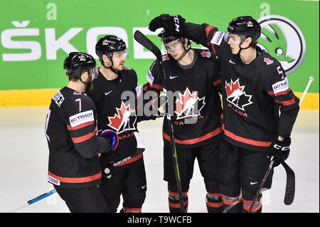 Kosice, Slowakei. 20 Mai, 2019. Spieler von Kanada feiern ein Ziel während der 2019 IIHF Eishockey WM Slowakei Gruppe ein Spiel zwischen Kanada und Dänemark bei Steel Arena in Kosice, Slowakei, am 20. Mai 2019. Kanada gewann 5-0. Credit: Lukasz Laskowski/Xinhua/Alamy leben Nachrichten Stockfoto