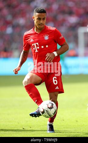 München, Deutschland. 18 Mai, 2019. firo: 18.05.2019, Fußball, 1.Bundesliga, Saison 2018/2019, FC Bayern München - Eintracht Frankfurt 5:1 Thiago, Bayern München, München, München, FCB, Single Action, | Nutzung der weltweiten Kredit: dpa/Alamy leben Nachrichten Stockfoto