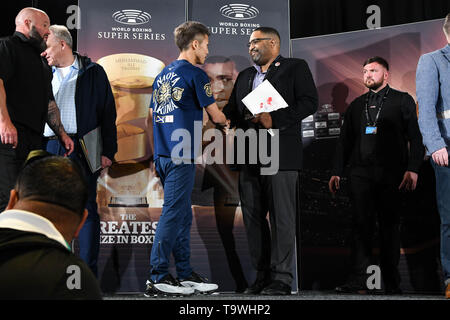 Glasgow, UK. 17 Mai, 2019. Naoya Inoue (JPN) Boxen: Naoya Inoue von Japan besucht die offiziellen wiegen-in für das IBF Schwergewicht Titel bout, Halbfinale des World Boxing Super Serie - Schwergewicht Turnier, in Glasgow, Schottland. Credit: Hiroaki Yamaguchi/LBA/Alamy leben Nachrichten Stockfoto