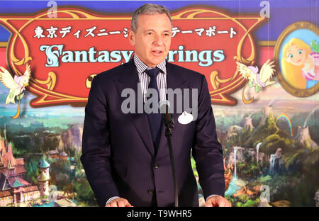 Urayasu, Japan. 21 Mai, 2019. Walt Disney Company Vorsitzender Robert Iger liefert eine Rede, wie er einen Spatenstich für Tokyo DisneySea großen Erweiterung, die den Namen "wird Fantasy Springs' in Urayasu, Vorort von Tokio am Dienstag, 21. Mai 2019 werden beachtet. Tokyo DisneySea Betreiber Oriental Land wird 250 Milliarden Yen für die neuen Einrichtungen, darunter 475 - Zimmer Luxus in-Park Hotel und in 2022 öffnen investieren. Credit: Yoshio Tsunoda/LBA/Alamy leben Nachrichten Stockfoto