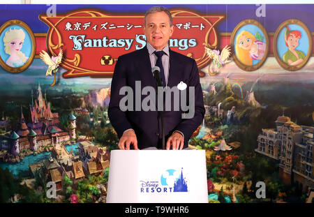 Urayasu, Japan. 21 Mai, 2019. Walt Disney Company Vorsitzender Robert Iger liefert eine Rede, wie er einen Spatenstich für Tokyo DisneySea großen Erweiterung, die den Namen "wird Fantasy Springs' in Urayasu, Vorort von Tokio am Dienstag, 21. Mai 2019 werden beachtet. Tokyo DisneySea Betreiber Oriental Land wird 250 Milliarden Yen für die neuen Einrichtungen, darunter 475 - Zimmer Luxus in-Park Hotel und in 2022 öffnen investieren. Credit: Yoshio Tsunoda/LBA/Alamy leben Nachrichten Stockfoto