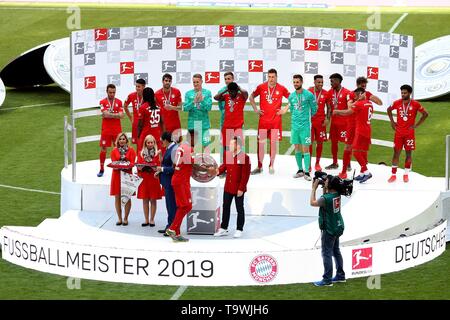 München, Deutschland. 18 Mai, 2019. firo: 18.05.2019, Fußball, 1.Bundesliga, Saison 2018/2019, FC Bayern München - Eintracht Frankfurt 5:1, Bayern München, München, München, FCB, Einleger, Funktion, Allgemein | Verwendung der weltweiten Kredit: dpa/Alamy leben Nachrichten Stockfoto