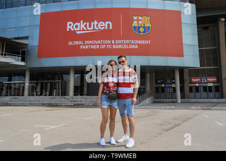 18. Mai 2019, Camp Nou, Barcelona, Spanien; Betfred Super League, Runde 15, Katalanen Drachen vs Wigan Warriors; Wigan Ventilatoren ankommen im Camp Nou Credit: Mark Cosgrove/News Bilder Stockfoto