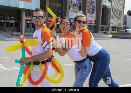 18. Mai 2019, Camp Nou, Barcelona, Spanien; Betfred Super League, Runde 15, Katalanen Drachen vs Wigan Warriors; Fans genießen Sie die Atmosphäre der Credit: Mark Cosgrove/News Bilder Stockfoto