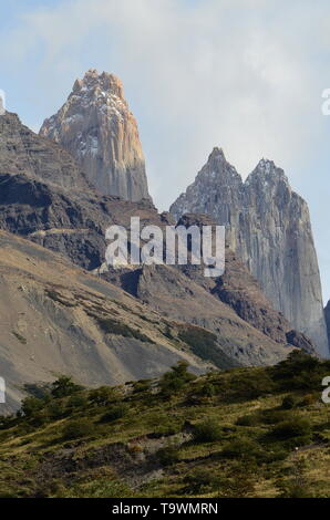 Berglandschaft im Torres del Paine Nationalpark, CHILE. Stockfoto