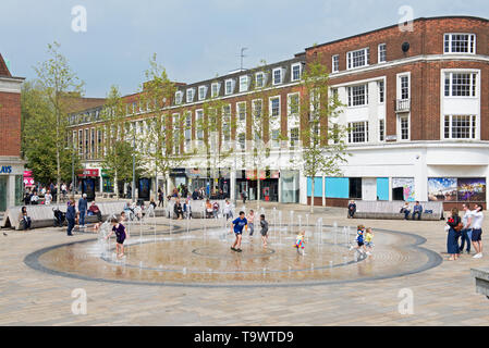 Springbrunnen im Zentrum von Kingston upon Hull, East Yorkshire, England, Großbritannien Stockfoto