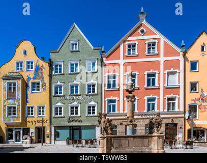 Marienplatz in der Altstadt von Weilheim, Pfaffenwinkel, Oberbayern, Bayern, Deutschland, Europa, Marienplatz in der Altstadt von Weilheim, Oberbayern, Stockfoto