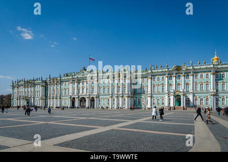 St. Petersburg, Russland, April 5, 2019. Eremitage am Schlossplatz in St. Petersburg, die zweitgrößte Art Museum in der Welt. Stockfoto