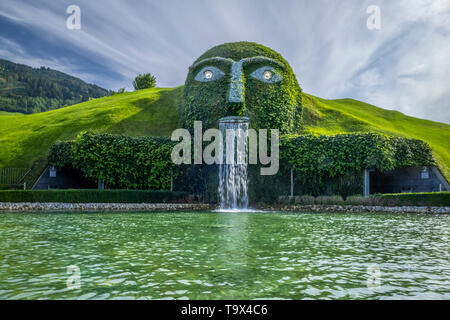 Die Warovski crystal Welten'' Der Riese'' in Wattens, Tirol, Österreich, Europa", Swarovski Kristallwelten 'Der Riese' in Wattens, Tirol, Österreich, Europ. Stockfoto