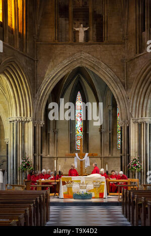 Geisa Abbey, Innenraum; formell die angelsächsische Abbey, jetzt die Kirche des Heiligen Kreuzes. Geisa, Worcestershire, England Großbritannien Stockfoto