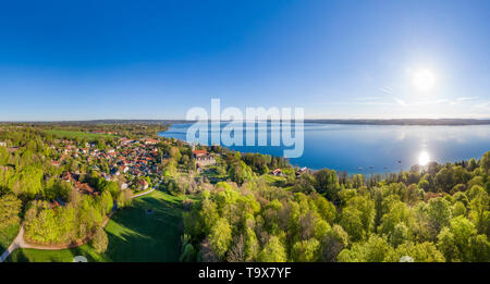 An der Berner Schilf im Pfaffenwinkel, Starnberger See, Bayern, Deutschland, Europa suchen, Blick in Bernried am Starnberger See, Bayern, Deutschland, Europ. Stockfoto