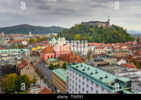 Luftaufnahme von Ljubljana Ljubljanas Innenstadt mit Schloss in Slowenien Stockfoto