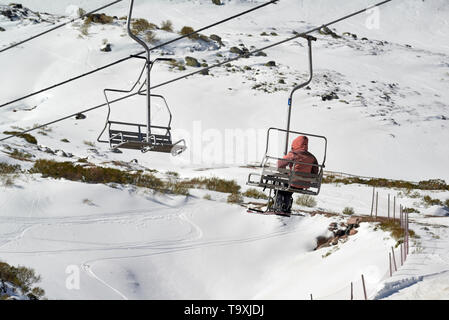 Menschen in Alto Campoo Skifahren ski Resort, Provinz Kantabrien, Spanien Stockfoto