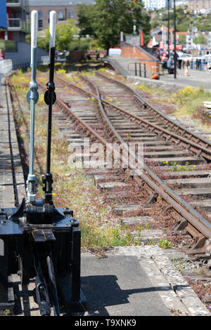 BRISTOL, Großbritannien - 14. Mai: aufgegebenen Eisenbahnlinie in der Werft von Bristol am 14. Mai 2019 Stockfoto