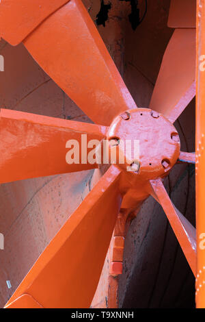 BRISTOL, Großbritannien - 14. Mai: Rot propellor der SS Great Britain im Trockendock in Bristol am 14. Mai 2019 Stockfoto