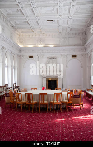 In Jalta auf der Krim - Jun, 2012: Das Innere der Konferenzraum in Liwadia-palast, Krim, wo in 1945 Stalin, Churchill und Roosevelt während der Met Stockfoto