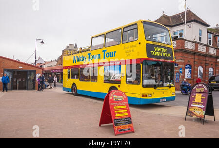 Die Whitby Stadt Tour Bus, Whitby, North Yorkshire, England, Großbritannien Stockfoto