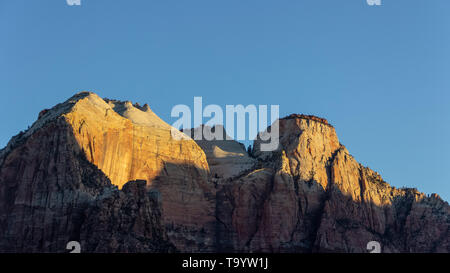 Klippen im zion Nationalpark bei Sonnenaufgang Stockfoto