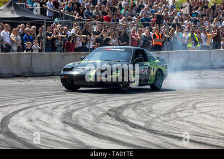 Krakau, Polen - 18. Mai 2019: Drift Auto in Aktion auf der 5th Edition von Moto Show in Krakau. Polen. Stockfoto