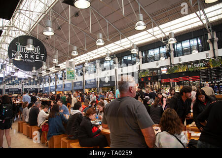 Mercado da Ribeira Lebensmittelmarkt in Lissabon, Portugal Stockfoto