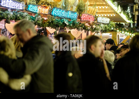 Weihnachtsmarkt in Bonn, Deutschland: Atmosphäre am 21. Dezember 2018 Stockfoto