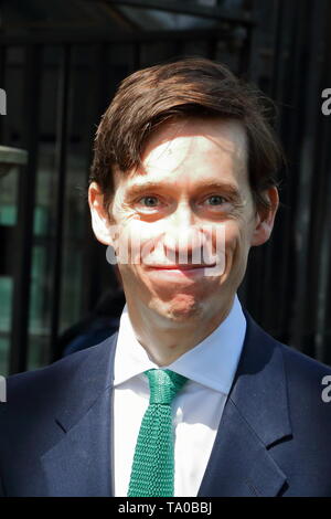 London, Großbritannien. 21. Mai 2019. Rory Stewart, Minister für Internationale Entwicklung erscheint mit einem breiten Lächeln nach der heutigen Kabinettssitzung. Quelle: Uwe Deffner/Alamy leben Nachrichten Stockfoto