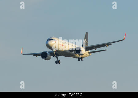 Singapur - Mar 27, 2019. VT-EXO Air India Airbus A320 NEO (Star Alliance Livery) Landung am Flughafen Changi (SIN). Stockfoto