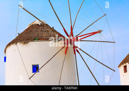 Mykonos, Griechenland, griechische Ikone Mühle close-up Hintergrund in der berühmten Insel der Kykladen Stockfoto