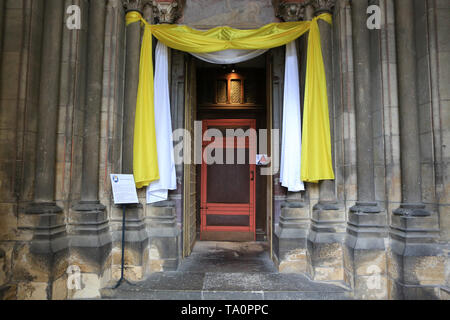 Porte de la Miséricorde. Cathédrale Notre-Dame-de-l'Annonciation. Moulins. Frankreich. /Moulins Kathedrale Basilica. Stockfoto