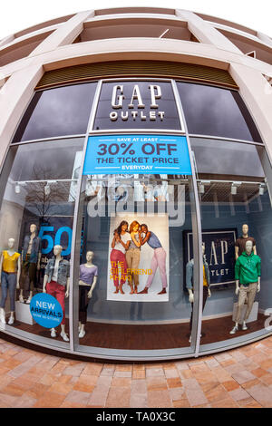 Gap Outlet, Kleidung und Accessoires Shop, Fischaugenobjektiv Stockfoto