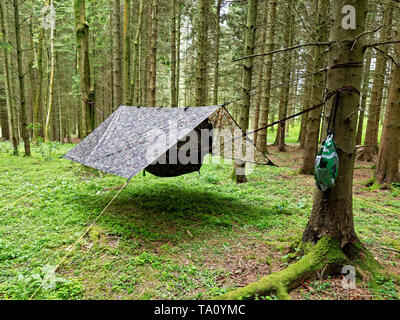 Camping Hängematte, Powys. Großbritannien Stockfoto