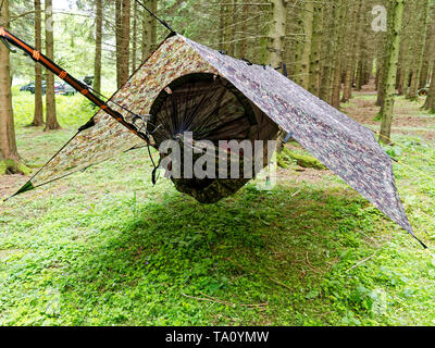 Camping Hängematte, Powys. Großbritannien Stockfoto