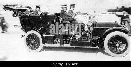 Kaiser Wilhelm II. und der österreichische Thronfolger Erzherzog Franz Ferdinand bei ihrem Treffen in Brioni im heutigen Kroatien. Stockfoto