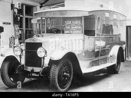 Die Star Motor Company hergestellten Autos für Abd al-Aziz ibn Saud, der König von Saudi-Arabien, um seinen Harem in Großbritannien verwendet werden - hier eines der Modelle. Es ist rundum geschlossen und hat Lüftungsschlitze für den Innenraum. Stockfoto