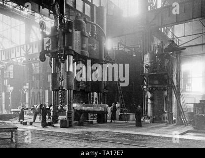 Ansicht der hydraulischen 4000 t Schmiedepresse von Friedrich Krupp AG in Essen. Stockfoto