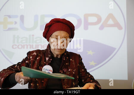 Neapel, Italien. 21 Mai, 2019. 21/05/2019 NAPOLI, Emma Bonino lista PiÂ Europa presenta i candidati per le prossime Europee 2019 Presso l'Hotel Terminus Kredit: Fabio Sasso/ZUMA Draht/Alamy leben Nachrichten Stockfoto