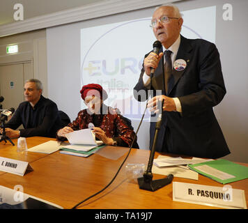 Neapel, Italien. 21 Mai, 2019. 21/05/2019 NAPOLI, Emma Bonino lista PiÂ Europa presenta i candidati per le prossime Europee 2019 Presso l'Hotel Terminus Kredit: Fabio Sasso/ZUMA Draht/Alamy leben Nachrichten Stockfoto