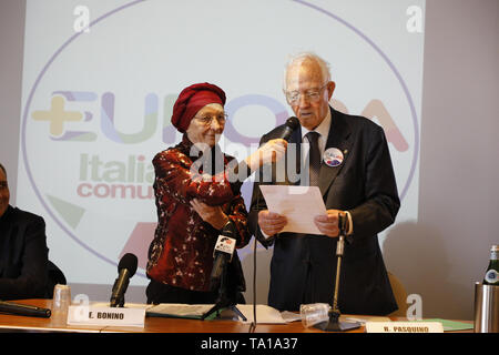 Neapel, Italien. 21 Mai, 2019. 21/05/2019 NAPOLI, Emma Bonino lista PiÂ Europa presenta i candidati per le prossime Europee 2019 Presso l'Hotel Terminus Kredit: Fabio Sasso/ZUMA Draht/Alamy leben Nachrichten Stockfoto