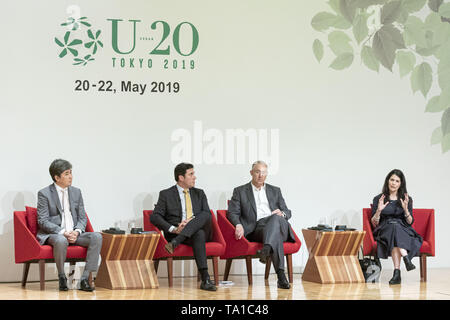 Tokio, Japan. 21 Mai, 2019. (L und R) Khaliunbat Myagmarjav stellvertretender Bürgermeister von Ulaanbaatar, Luiz Alvaro Salles Aguiar de Menezes internationale Beziehungen Sekretär von Sao Paulo, Ahmed Aboutaleb Bürgermeister von Rotterdam und Nina Hachigian stellvertretender Bürgermeister von Los Angeles, Sprechen während der Urban 20 (U 20) Bürgermeister Gipfel und Urban Resilience Forum Tokyo (URF) im Hilton Tokyo Hotel in Shinjuku. Credit: ZUMA Press, Inc./Alamy leben Nachrichten Stockfoto