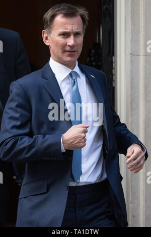 London, Großbritannien. 21. Mai, 2019. Jeremy Hunt, Außenminister, Blätter 10 Downing Street nach einem Nachmittag treffen. Er etwa zur gleichen Zeit, als Innenminister Sajid Javid, internationaler Handel Sekretär Liam Fox, Verteidigungsminister Penny Mordaunt, Minister für Internationale Entwicklung Rory Stewart, Attorney General Geoffrey Cox und Chief Whip Julian Smith und kurz vor Premierminister Theresa kann nach Zustimmung des Kabinetts früh am Tag eine Aussage über Ihr Widerrufsrecht Brexit Abkommen Rechnung zu machen. Credit: Mark Kerrison/Alamy leben Nachrichten Stockfoto