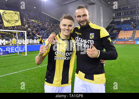 Arnheim, 21-05-2019, niederländischen Eredivisie GelreDome, Saison 2018 - 2019, torschützen Martin Odegaard und Tim Matavz nach dem Spiel Vitesse - FC Groningen 3-1 Stockfoto