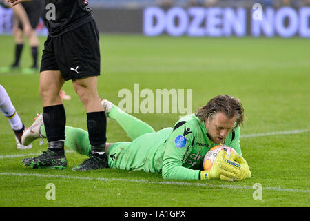 Arnheim, 21-05-2019, niederländischen Eredivisie GelreDome, Saison 2018 - 2019, Vitesse Torwart Remko Pasveer mit der letzten Kugel des Match Vitesse - FC Groningen 3-1 Stockfoto