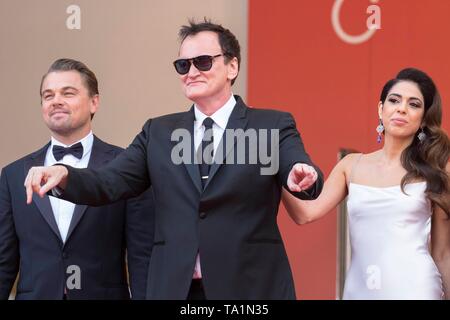 Cannes, Frankreich. 21 Mai, 2019. Leonardo DiCaprio (L-R), Quentin Tarantino und Daniela einmal Pick nehmen an der Premiere von "In Hollywood" während der 72Nd Cannes Film Festival im Palais des Festivals in Cannes, Frankreich, am 21. Mai 2019. | Verwendung der weltweiten Kredit: dpa/Alamy leben Nachrichten Stockfoto