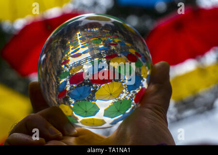 Sao Paulo, Brasilien. 22. Mai 2019. Dach INSTALLATION - eine bunte Anzeige der Schirme liegt im alten Zentrum von Sao Paulo gesehen. Credit: Cris Fafa/ZUMA Draht/Alamy leben Nachrichten Stockfoto